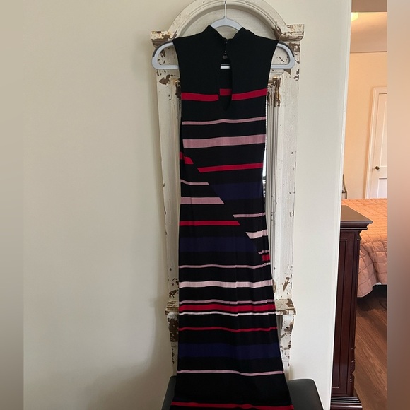 Gently Worn BCBG Generation Sweater Mock Turtle Dress Size M - Picture 3 of 3